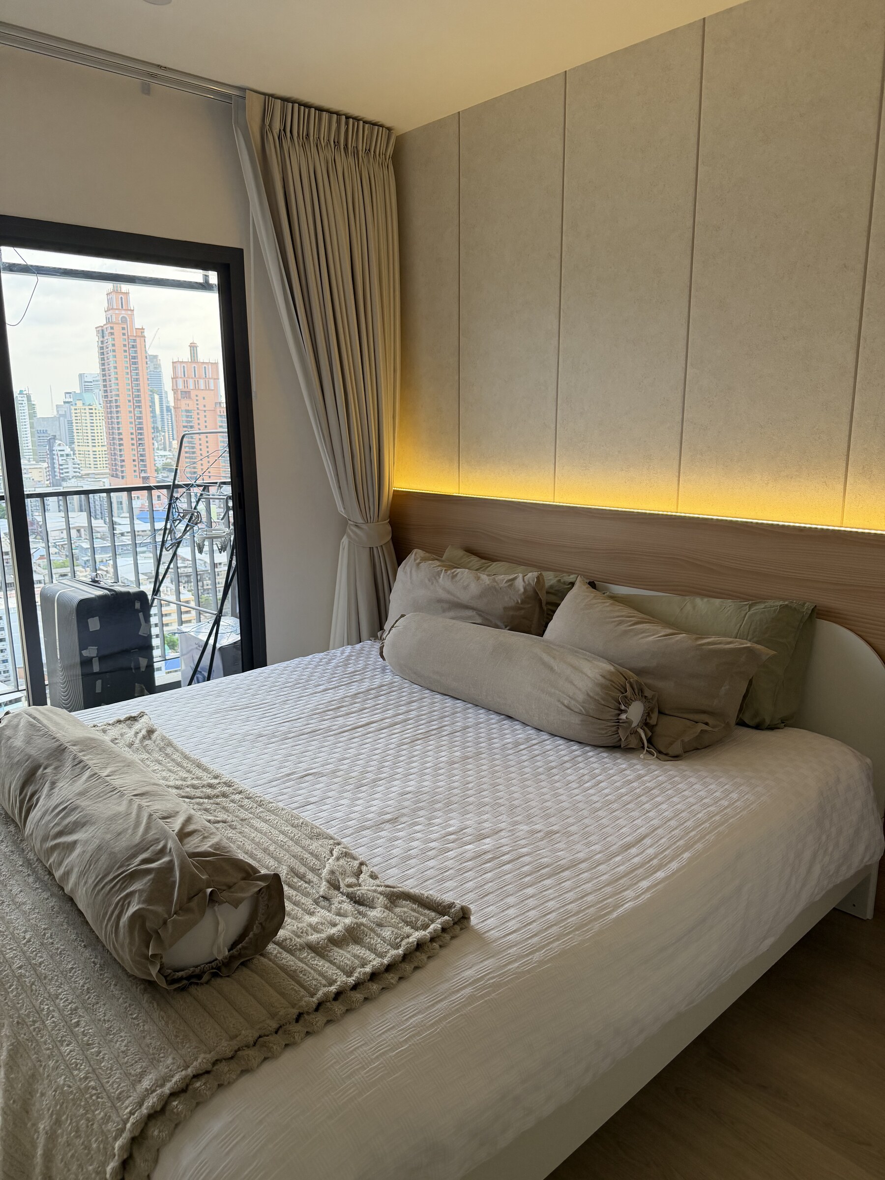 Life Rama 4 Asoke, Bangkok 3