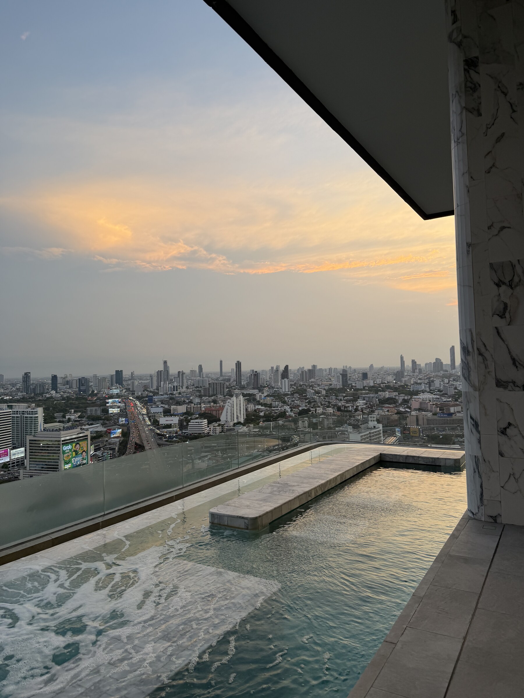 Life Rama 4 Asoke, Bangkok 2