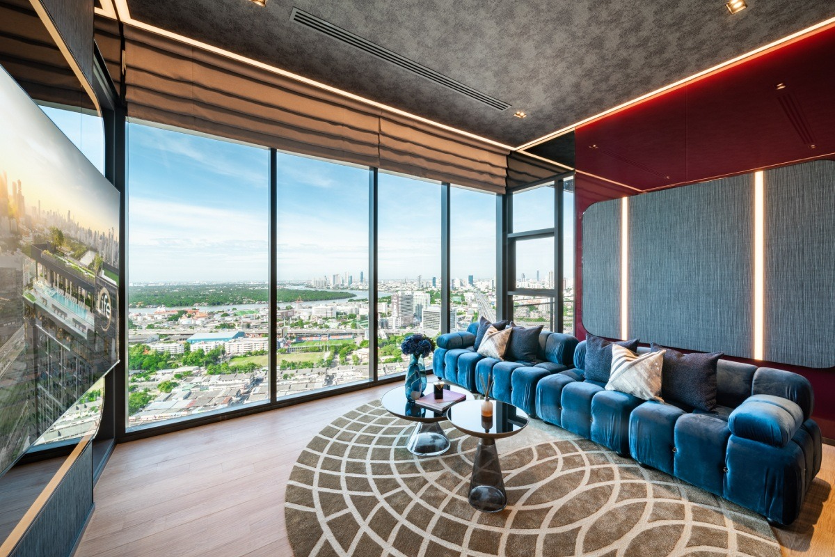 Life Rama 4 Asoke, Bangkok 8